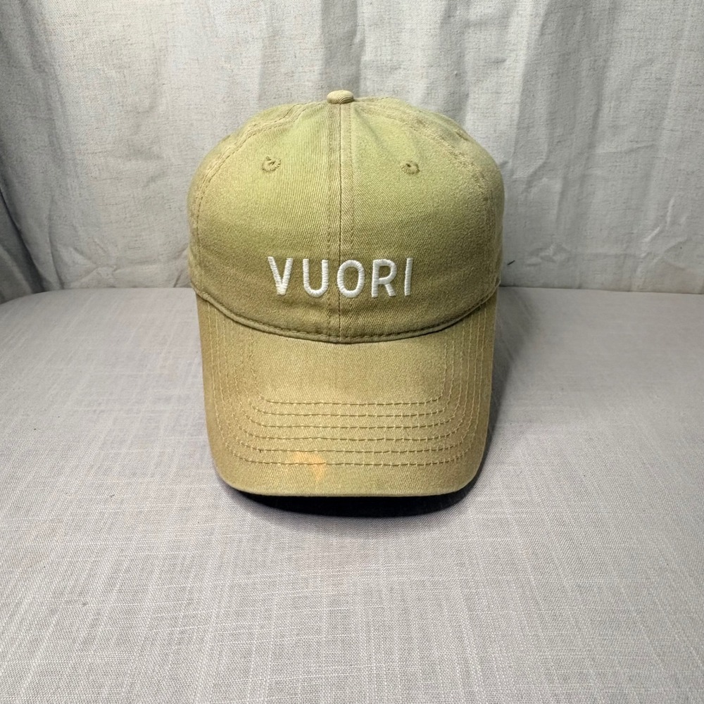 Vuori Mens Khaki Tan Cotton Twill Adjustable Dad Hat Baseball Cap Embroidered